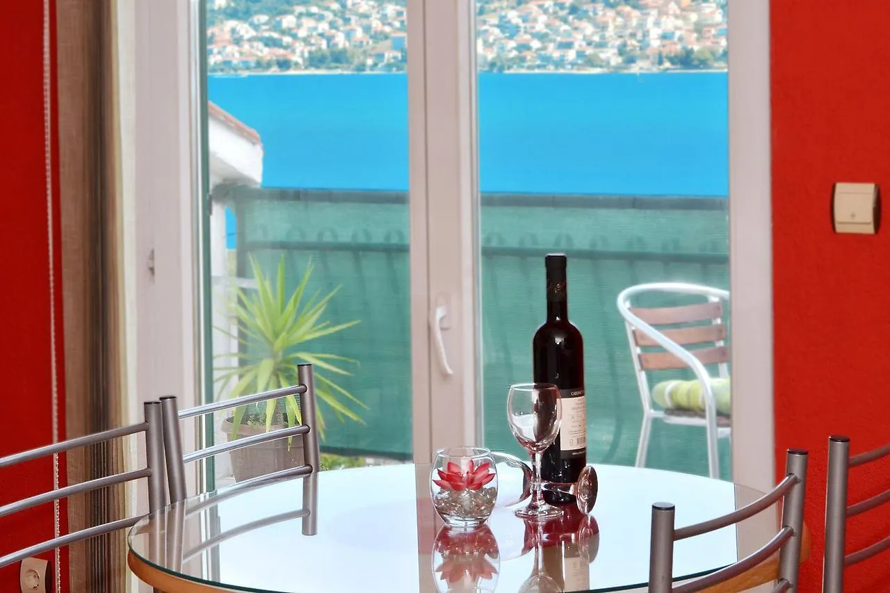 Apartments Marija Trogir 0*,